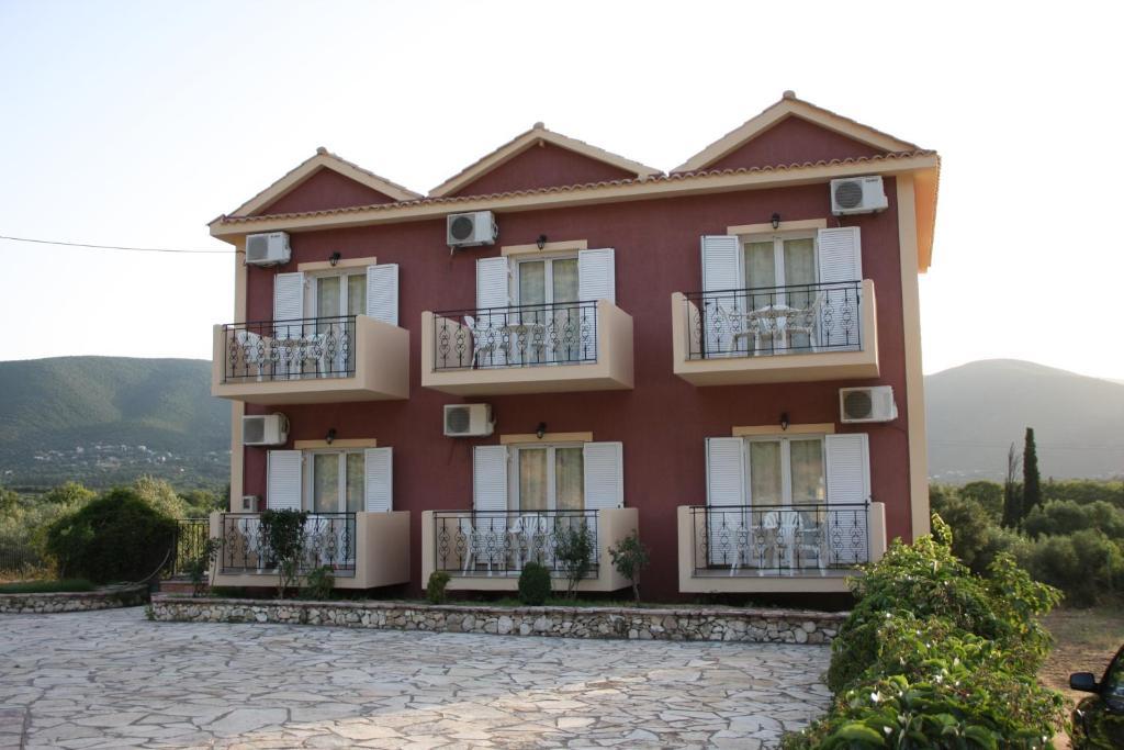 Apartment Ourania *